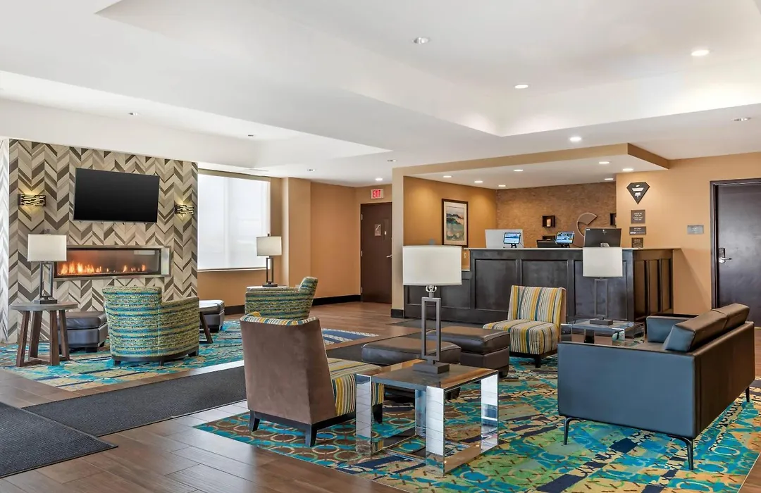 Comfort Inn & Suites Calgary Airport - North-1