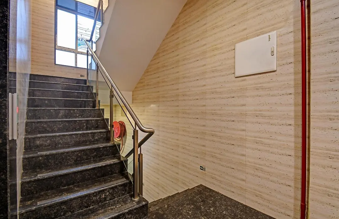 Super Townhouse Hotel All In One Near City Centre Salt Lake-1