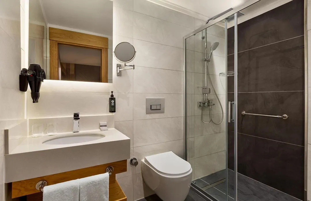 Days Inn By Wyndham Istanbul Bomonti-1