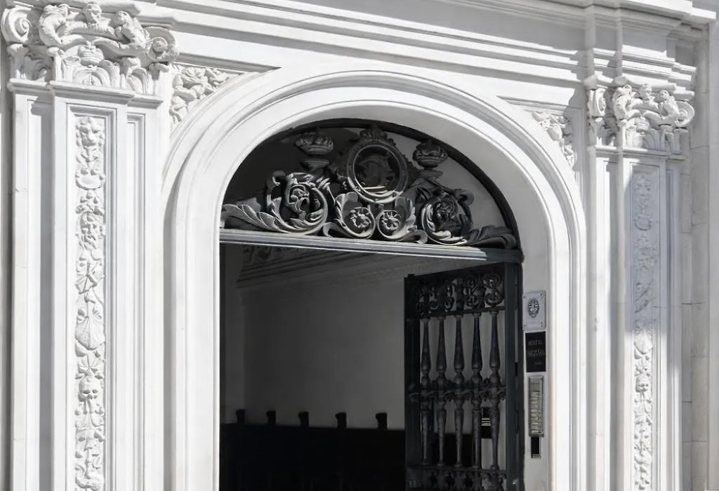 Hostal Luxury Green Madrid Gran Via-1