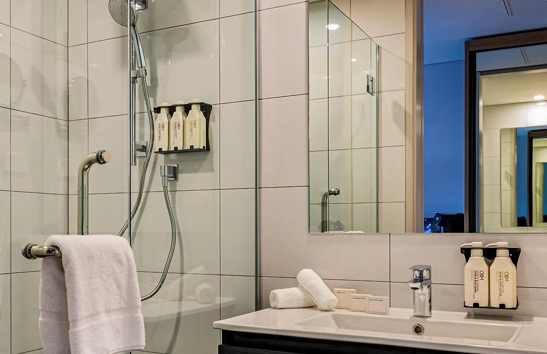 Hotel Grand Chancellor Auckland-1