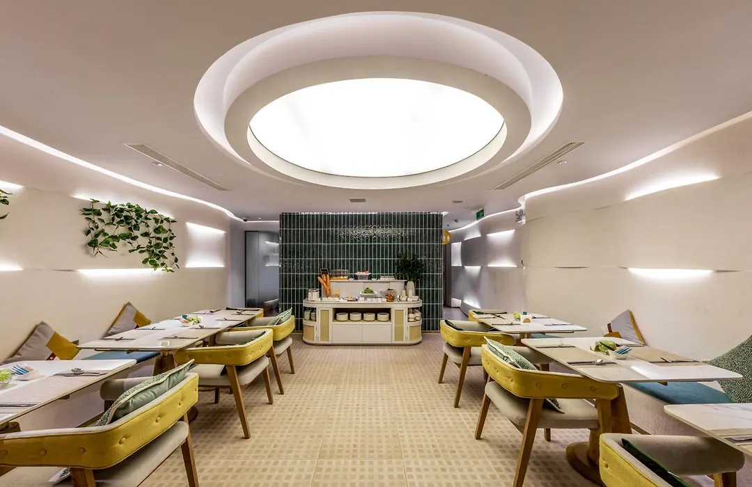 Iconsphere Hotel-1