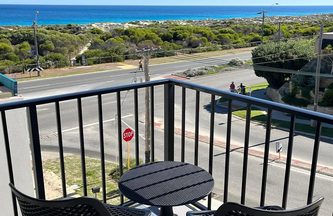 Beach House Perth-1