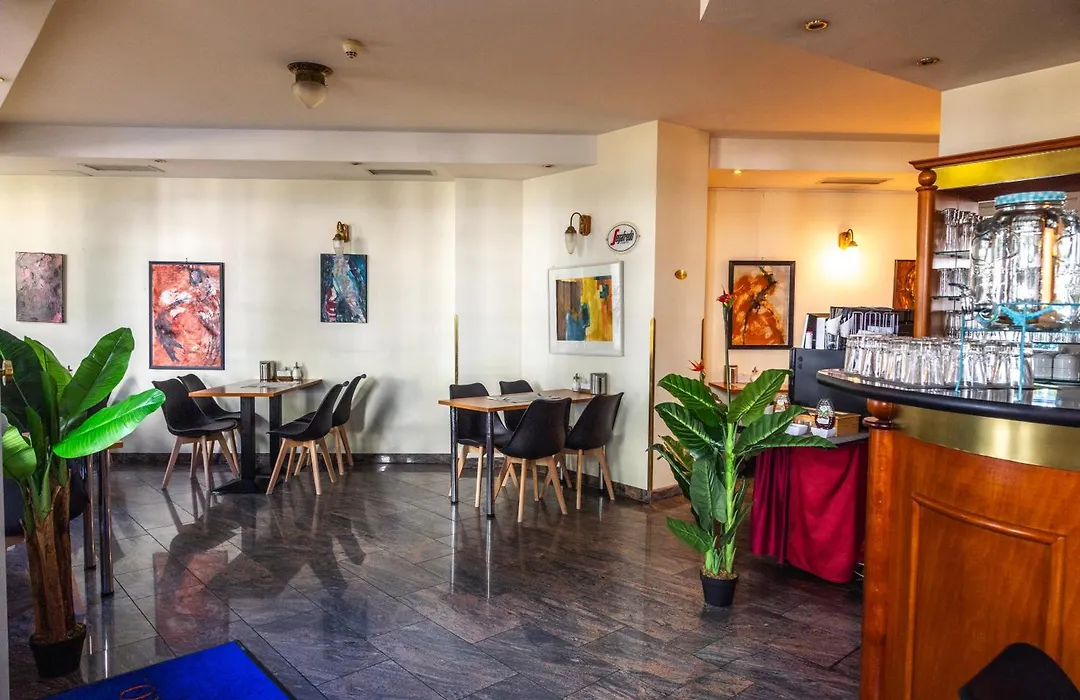 Suite Hotel 900M Zur Oper-1