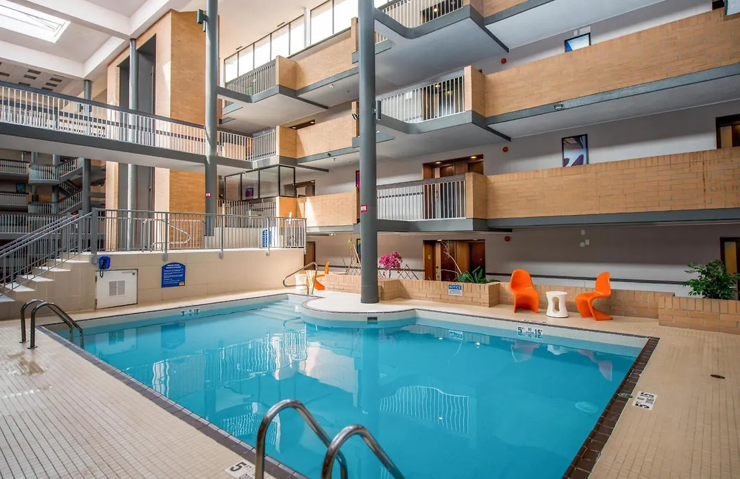 Coast Calgary University Area Hotel By Apa-1