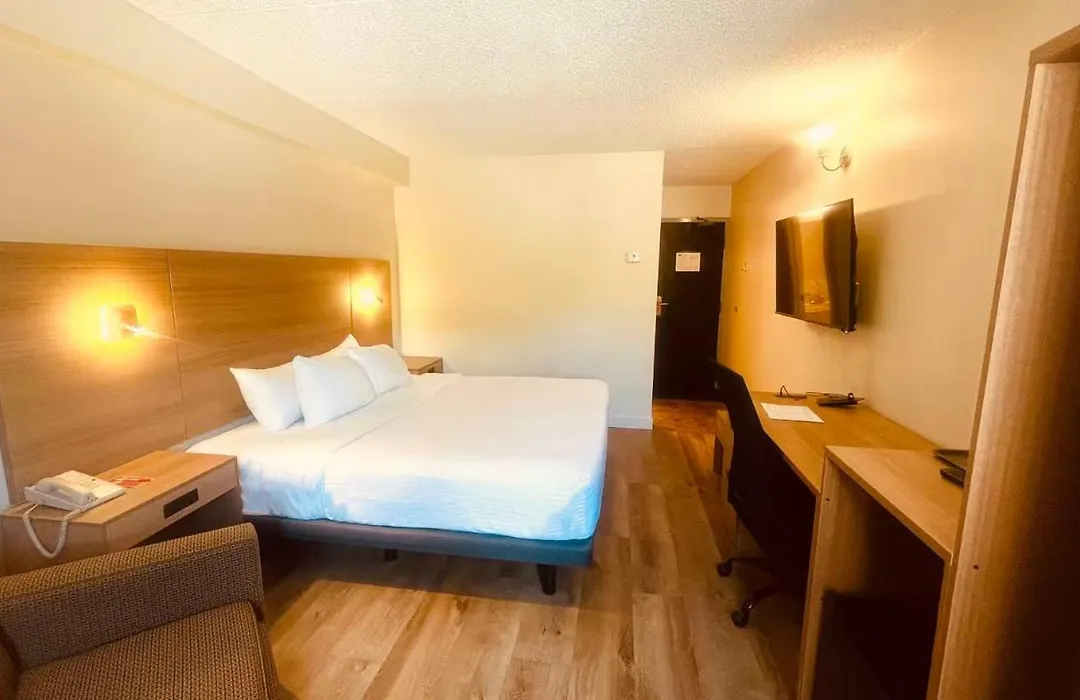 Econo Lodge Airport Quebec-1