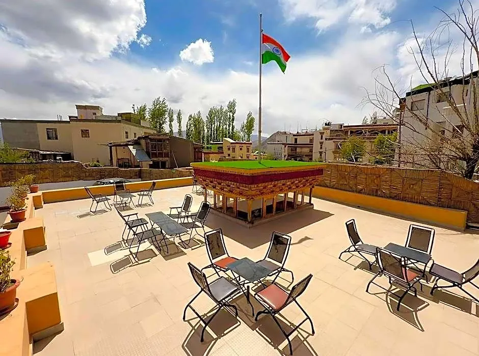 Hotel Spic N Span-1