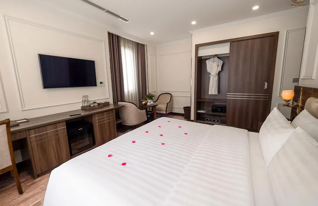 Hillary Hanoi Hotel With Outdoor Swimming Pool-1