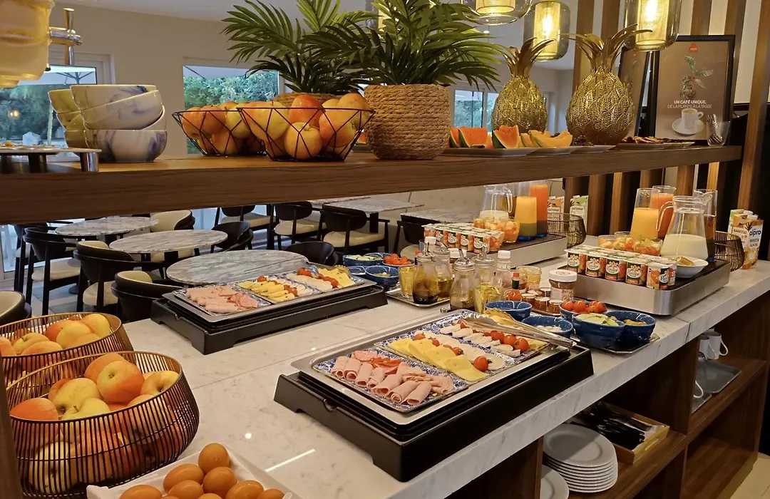 Le Cetai Cannes Beach Hotel-1