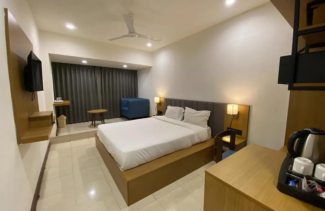 Palette Hotel Surya By Checkin, Vadodara-1