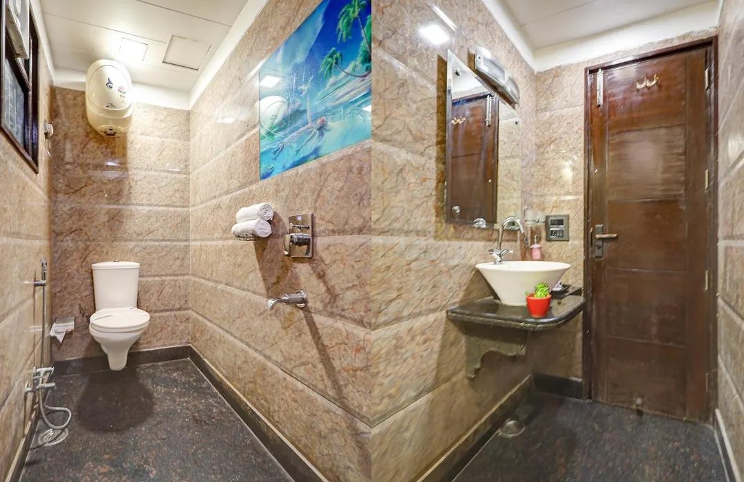 Hotel Karan Holidays Near Pitampura Metro Station-1