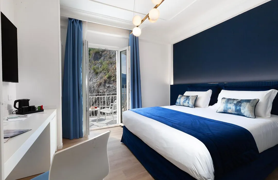 Admiral Hotel-1