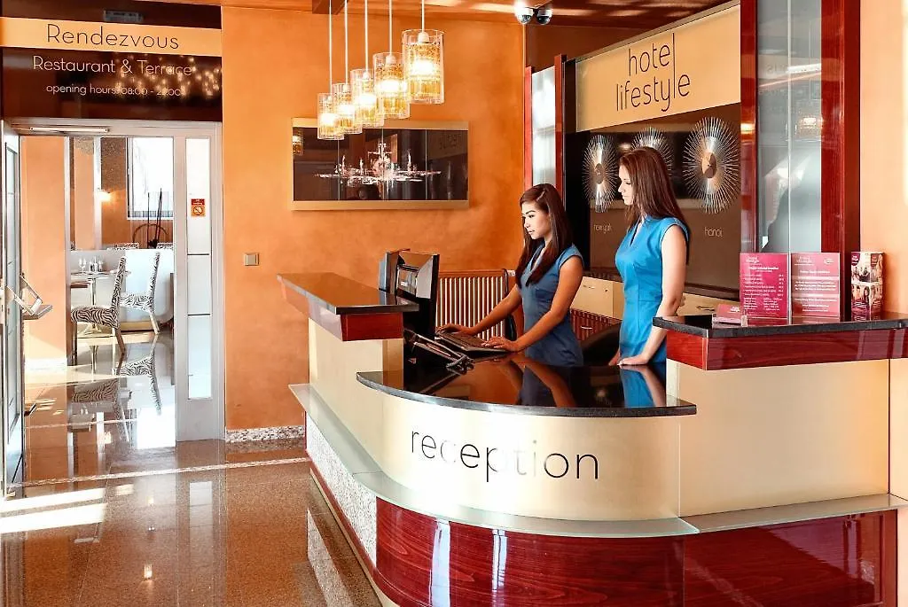 Hotel Lifestyle-1
