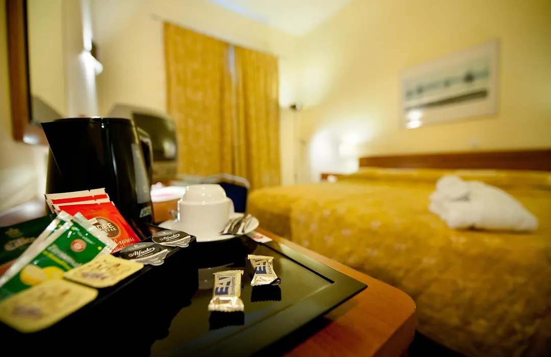 Ramada Airport Hotel Prague-1