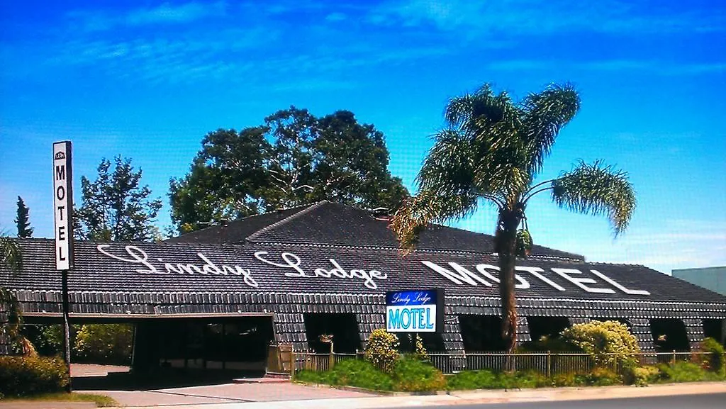 Lindy Lodge Motel-1