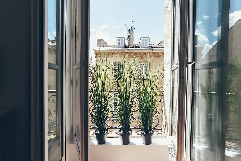 Appartement T4 Cours De L'Intendance-1