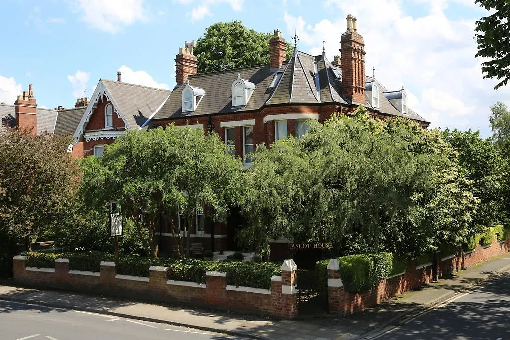 Ascot House-1