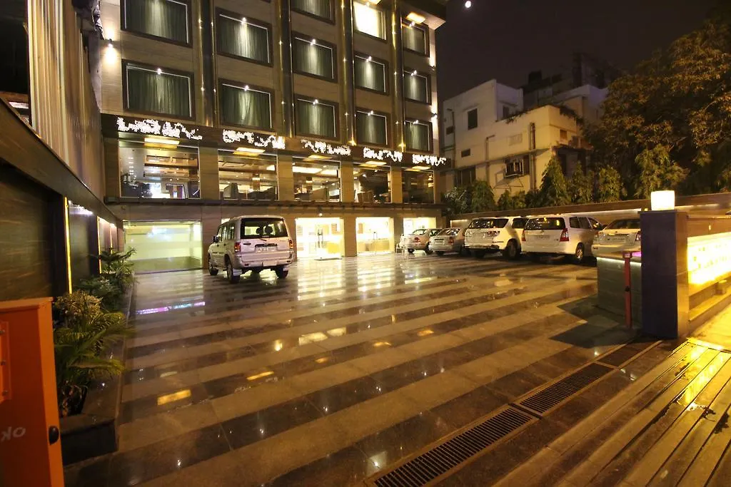 Hotel Golden Grand-1