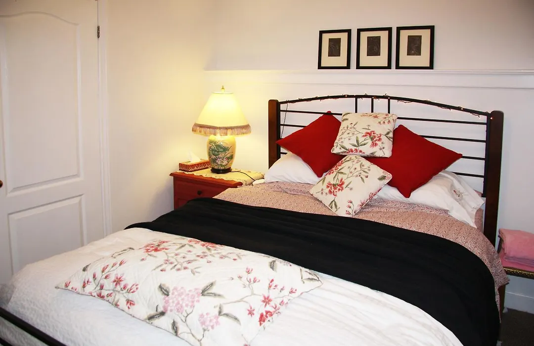 2 Moon Cottage-1