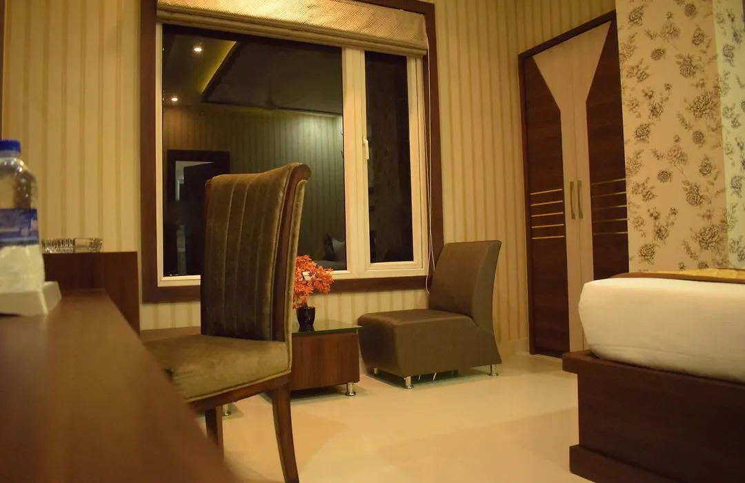 Hotel Uday Palace-1