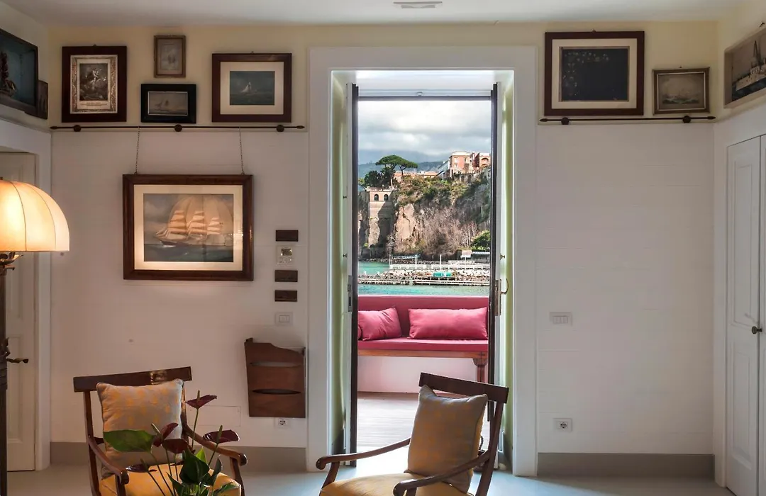 Yacht Club Capo Cervo Suites B&B-1