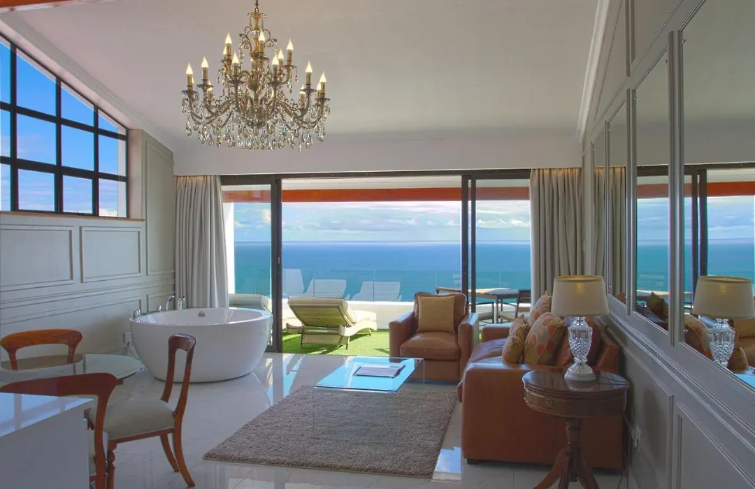 Bayview Penthouses And Rooms-1