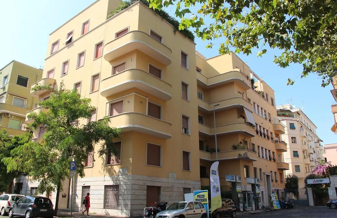 Comfort Rooms Piazza Mariano Armellini-1