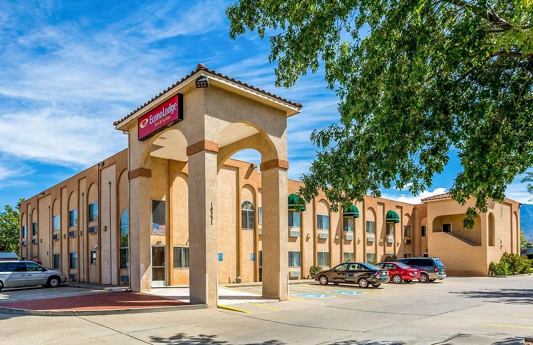 Econo Lodge Inn & Suites Albuquerque East I-40 Eubank Exit-1