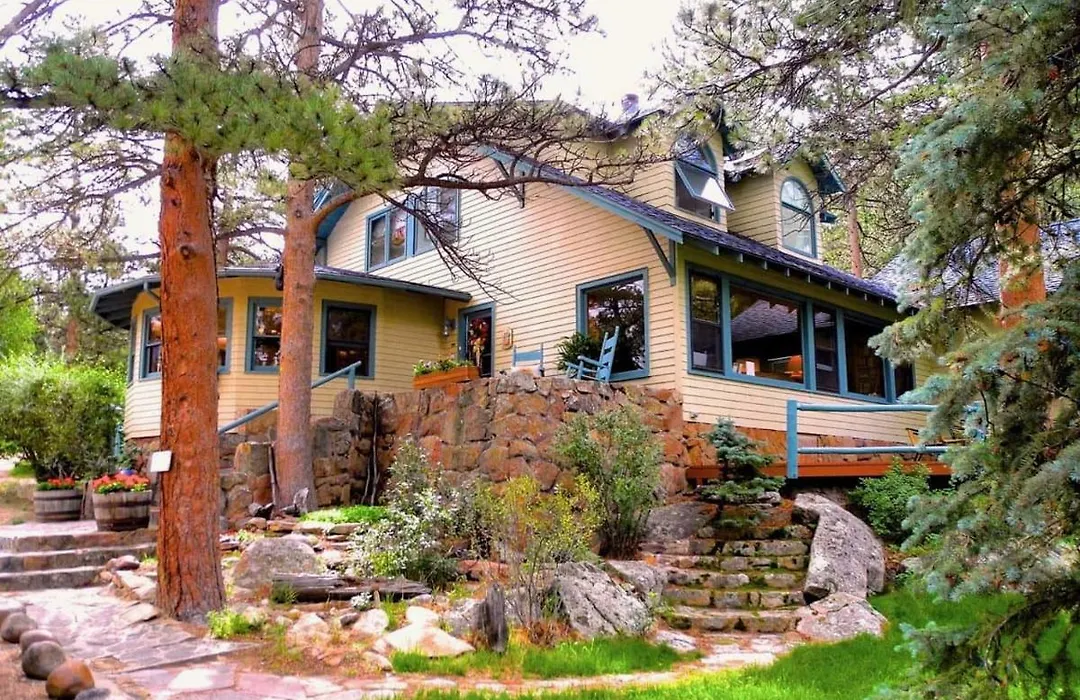 Riversong Inn Retreat-1