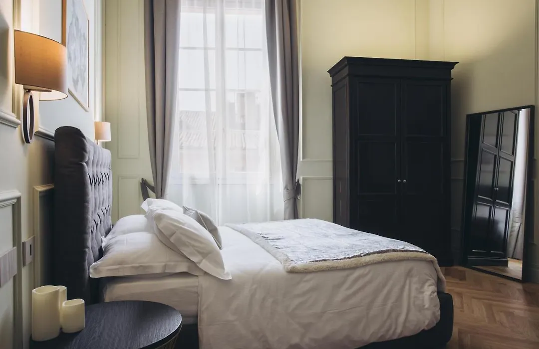 Gregorini Bingham Art Luxury Suites-1