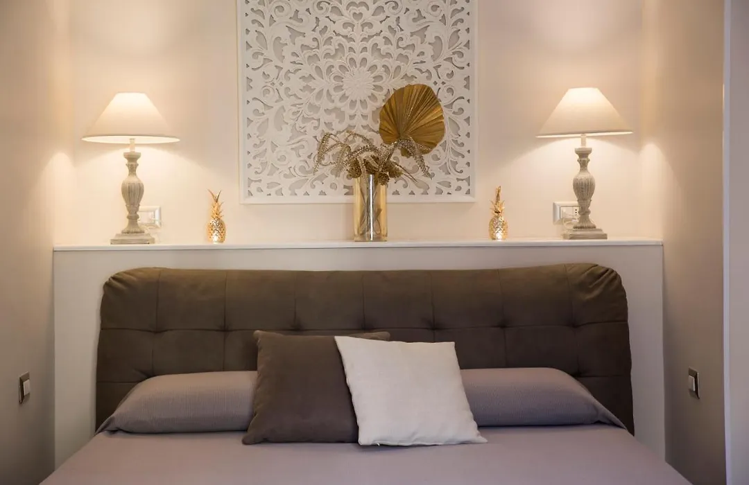 Royal Rooms Luxury Suite-1