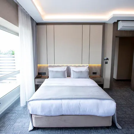 The Green Hotel-2