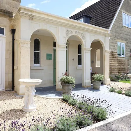 Tyndall Villa Boutique B&B-3