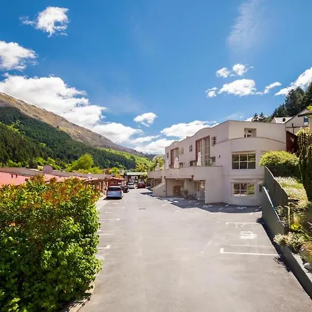 Cranbury Court Apartments-2