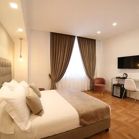 B&B Villa Sant'Elmo Con Parcheggio Interno-2