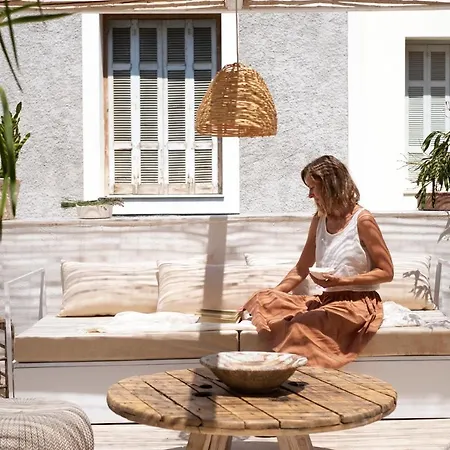 Shila Athens-3