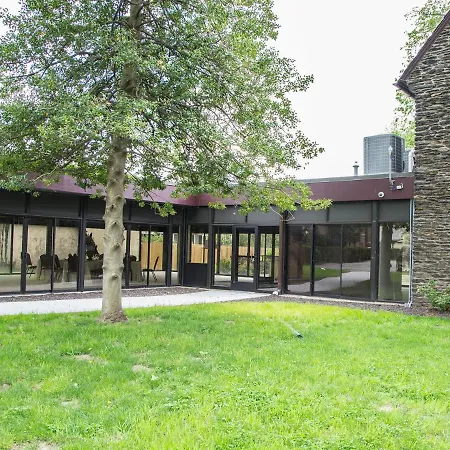 The Manor On Front-2