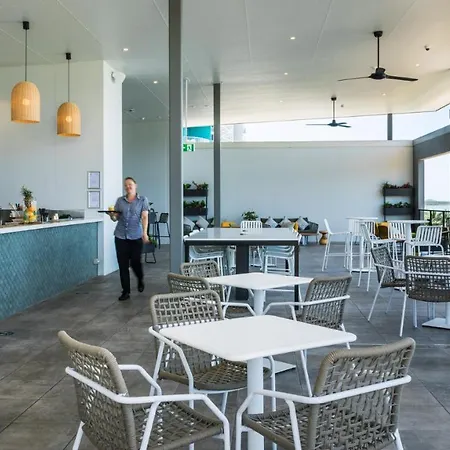 Oaks Cairns Hotel-3