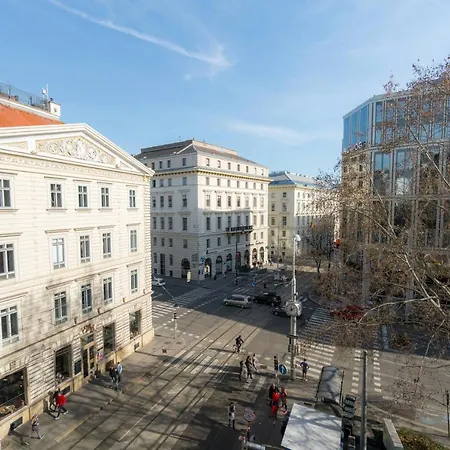 Vienna Residence, City Hall - Parliament-2
