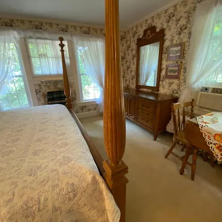 Bernard Gray Hall Bed And Breakfast-3