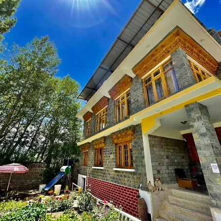 Hidden Leaf Homestay-3