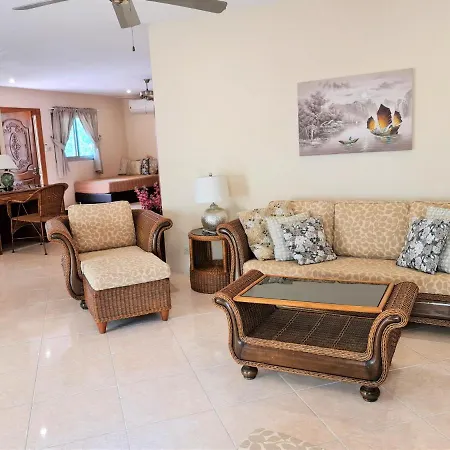 Butterfly Garden Boutique Residences By Frasier, A Lifestyle Destination Apt And Villas 1 To 3 Bedroom Units, 2 Full Bathrooms, Rain Shower, Spa Bath, Complete Kitchen, Staff 24-7,Fast Fiber Optic Wifi, 55" Smart Tv'S, Free Bbq,-3
