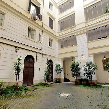 Suite Paradise Rome Guest Rooms-3