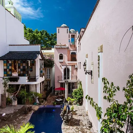 Garlands Del Rio Riverside Boutique Hotel-2