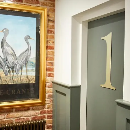 Three Cranes Serviced Apartments-2