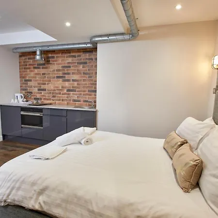 Three Cranes Serviced Apartments-3