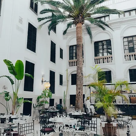 Hotel Born-2