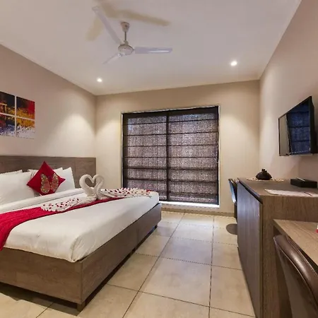 Rosastays Gurugram Golf Course-2