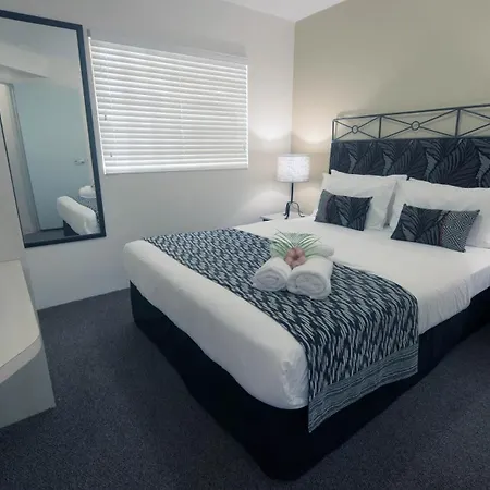 Inn Cairns-3