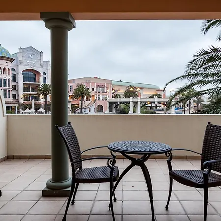 Island Club Hotel & Apartments-2